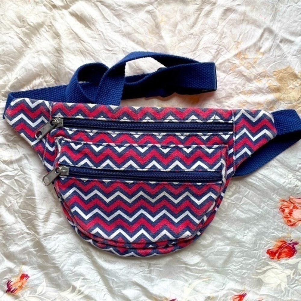 Vintage Canvas Red White Blue Fanny Pack - Picture 1 of 3